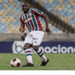 Manoel zagueiro do Fluminense processado por dívida de 12 Mi