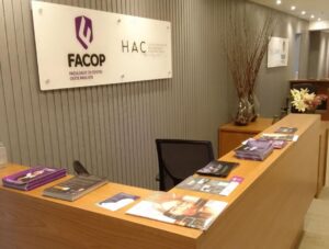 Cirurgiões-Dentistas Buscam Pós-Graduação com Cirurgias